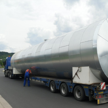 isoliertank-oberirdischer-lagerbehaelter-wassertank-dieseltank