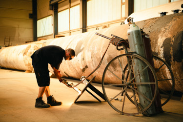 tankdemontage-tankerneuerung-tankdemontage-tankerneuerung-job-schneider-tankbau-schlosser-schweisser-handwerker-installateur-quereinsteiger